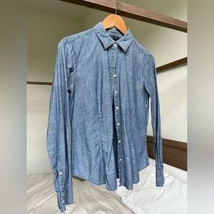 Brooks Brothers Chambray Long Sleeve Button Down size 6